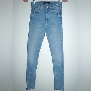 Zara Women’s Light Wash High Rise Skinny Jeans. Size 4. Trafaluc Denimwear.
